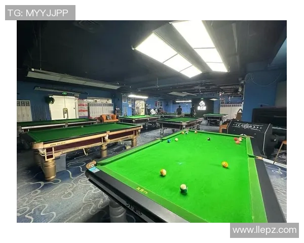 台球与足球的交汇点：一位明星球员的双重热爱与梦想之旅