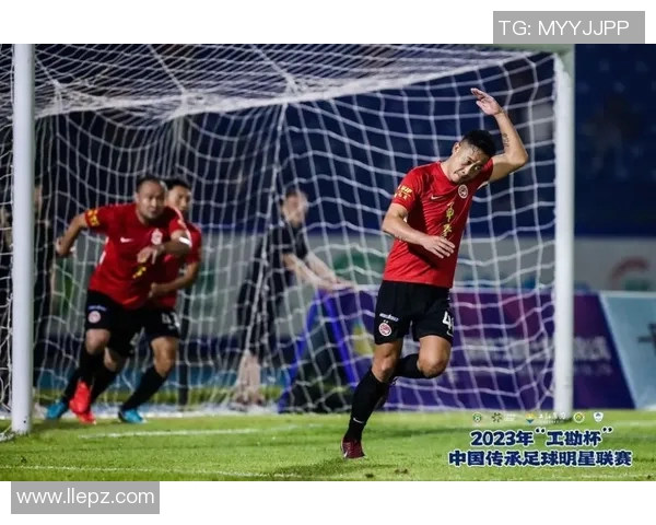 盘锦足球明星近期动态及其在国内外赛场的表现分析