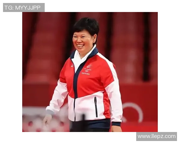 中国人对足球明星的认知与热爱探讨及其在社会文化中的影响