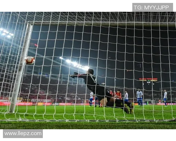 足球明星离场高清视频集锦展现球场魅力与感动瞬间